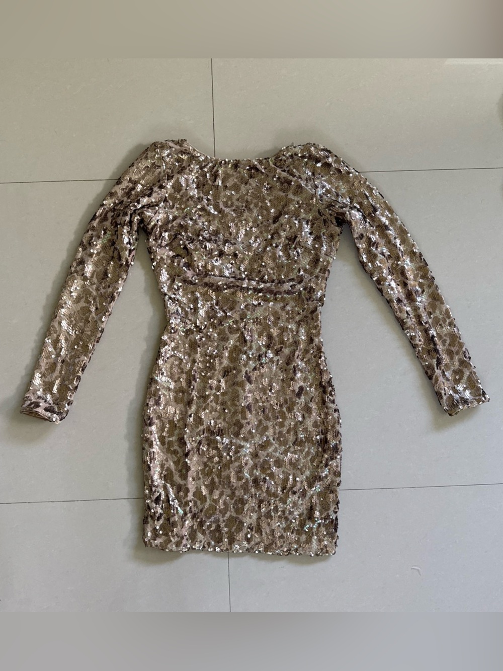 Dress the Population Sequin Mini Long Sleeve Dress in Champagne Gold